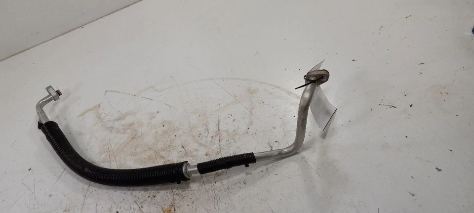 Ford Taurus AC Hose Line  2013 2014 2015 2016 - Image 2 of 4