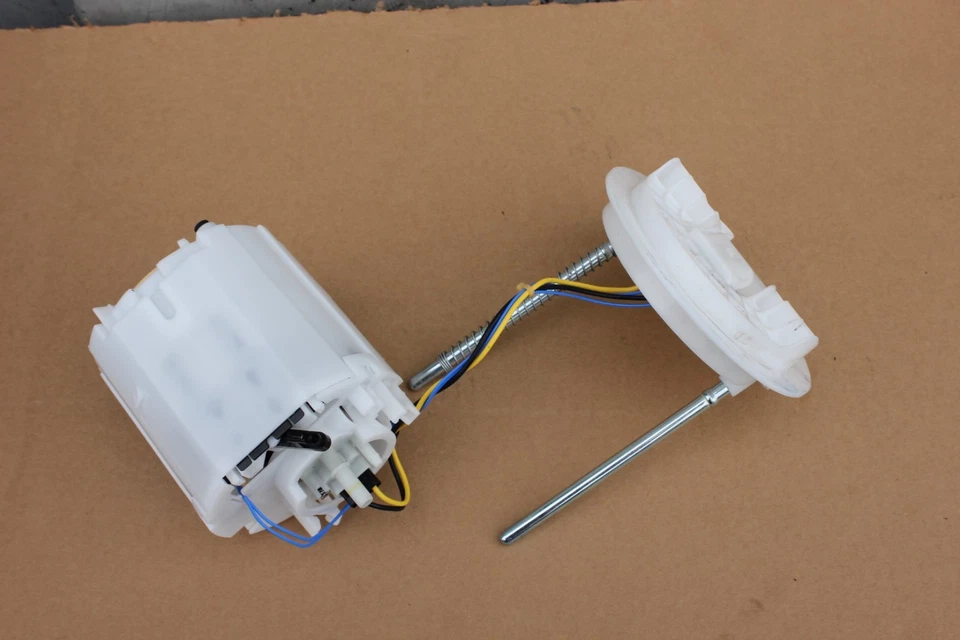 Módulo de unidad de nivel/bomba de combustible Mopar 68367541AA fabricante de equipos originales para Dodge Charger 2017-2019 Foto 2 de 4