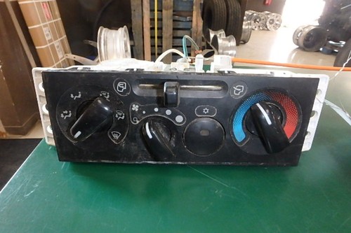 ISUZU NPR 2014: Temperature Control