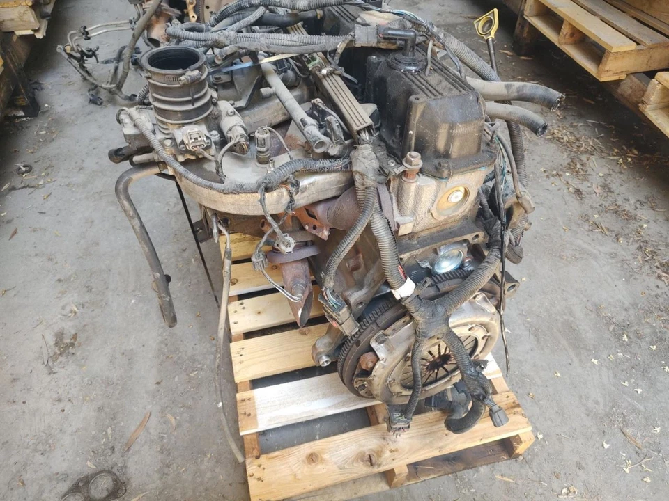 1997-1998 Jeep Wrangler Engine - 2.5L (VIN P, 8th Digit) 153K Miles Foto 4 de 4