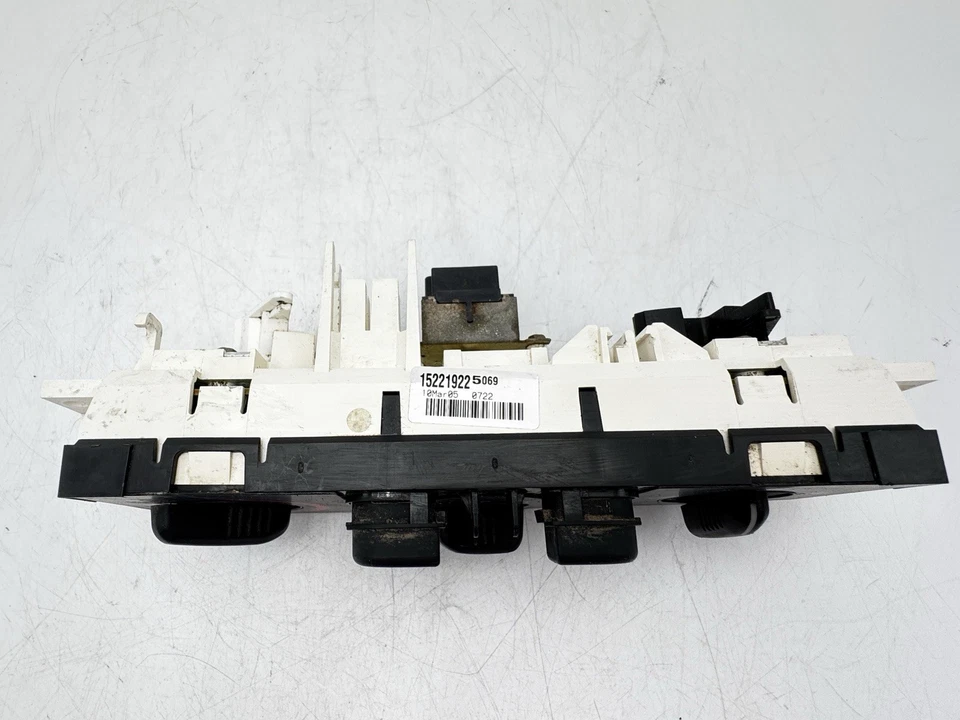 Panel de interruptor de control de calefacción aire acondicionado Chevy Colorado GMC Canyon 2004-2012 15221922 Foto 4 de 4