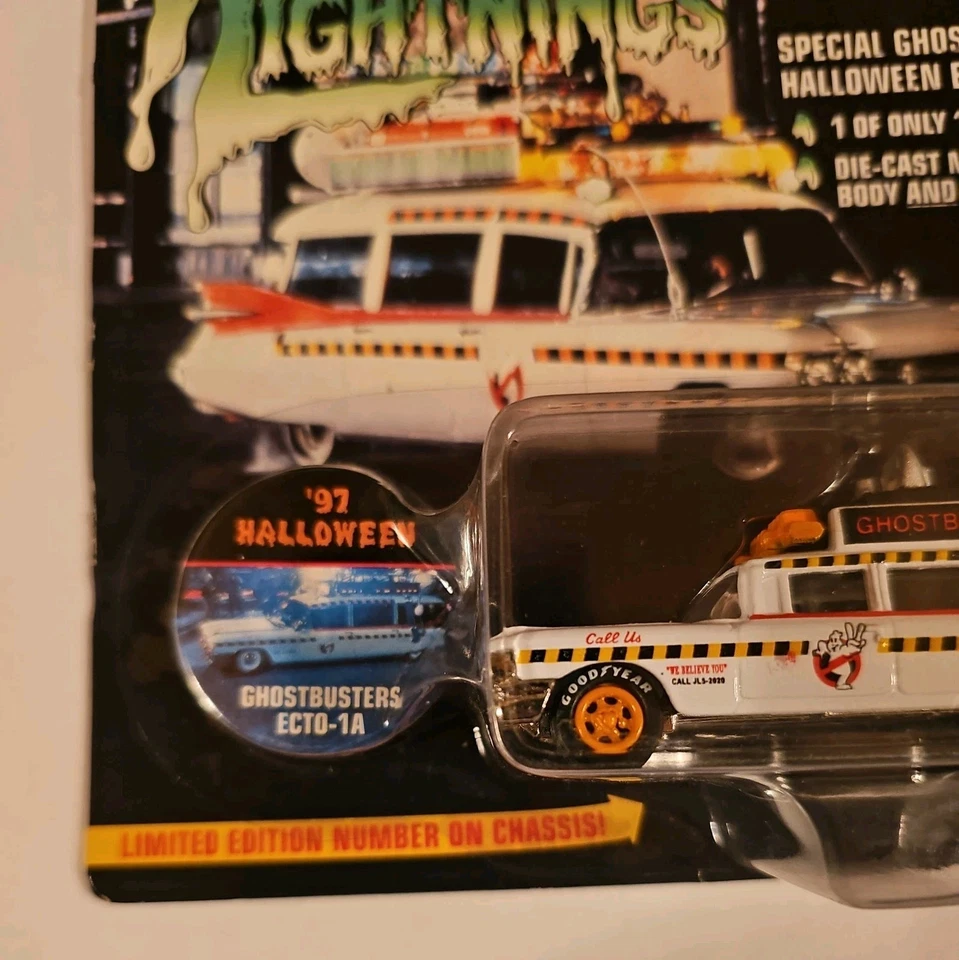 RARE CHASE Johnny Lightning Frightning Lightnings Ghostbusters Ecto-1A Halloween - Image 4 of 4