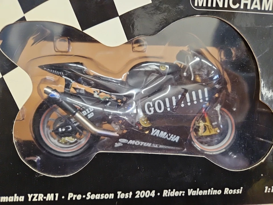 Minichamps 1:12 Yamaha YZR-M1 Pre-season Test 2004 Valentino Rossi Limited Ed - Image 4 of 4
