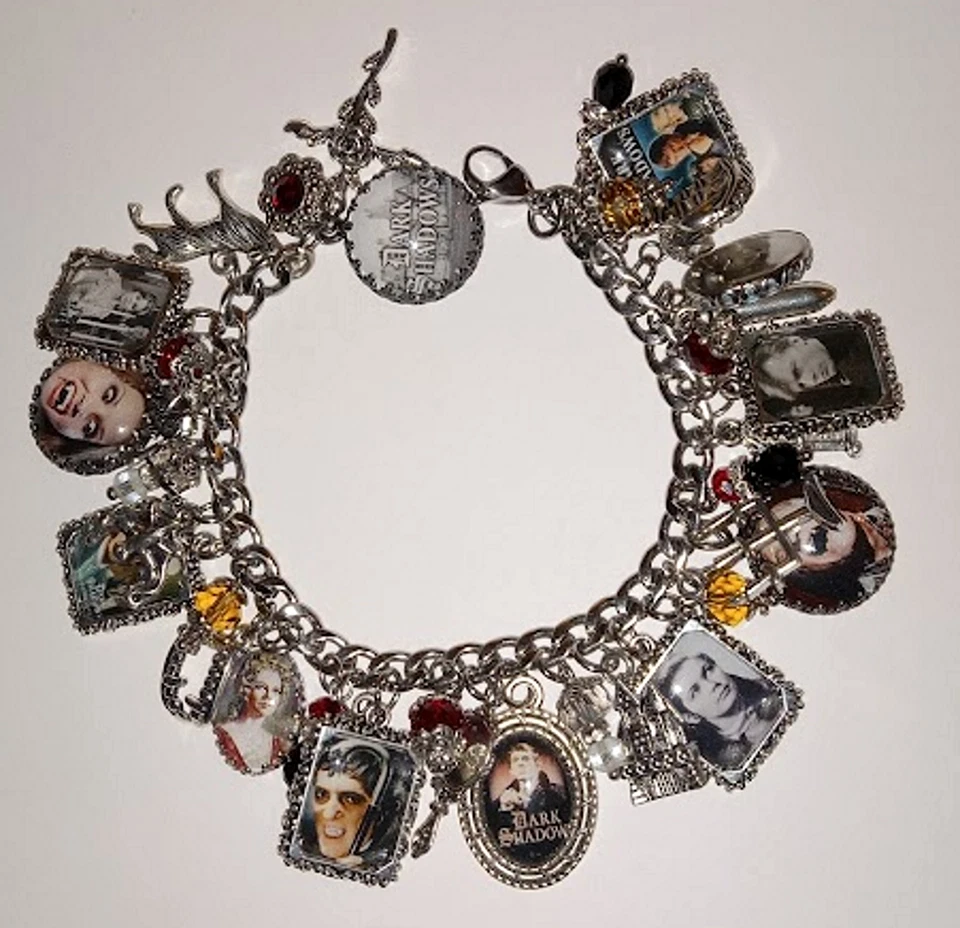 Pulsera clásica Dark Shadows Barnabas Collins años 60 retro con dije hecha a mano Foto 2 de 4
