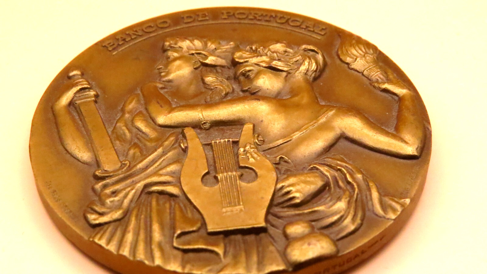 Bank of Portugal, Harmony and Annunciation, female allegory, bronze 1995