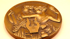 Bank of Portugal, Harmony and Annunciation, female allegory, bronze 1995