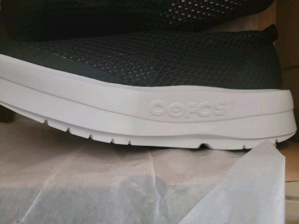 oofos スニーカー　OOMEGA CHUKKA 24cm Amazon.com | OOFOS OOMEGA Chukka White Black W5 | Ankle & Bootie