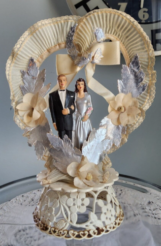 VTG WEDDING CAKE TOPPER, COAST BRIDE & GROOM 1940s Lace Heart 25th Anniversary - Picture 16 of 16