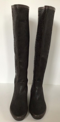 HENRY FERRERA Pull On Knee High Rubber Animal Print Rain Boots, Black (Size 5) - Picture 9 of 11