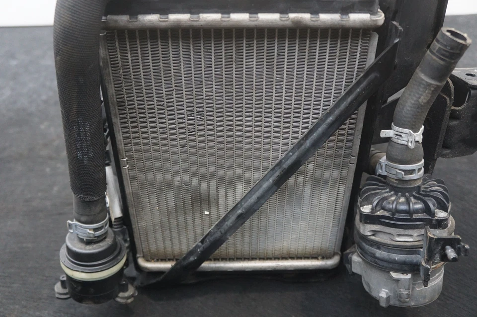 Línea de soporte de radiador auxiliar para conductor delantero izquierdo OEM 4G0121202 Audi RS7 2014-18 Foto 3 de 4