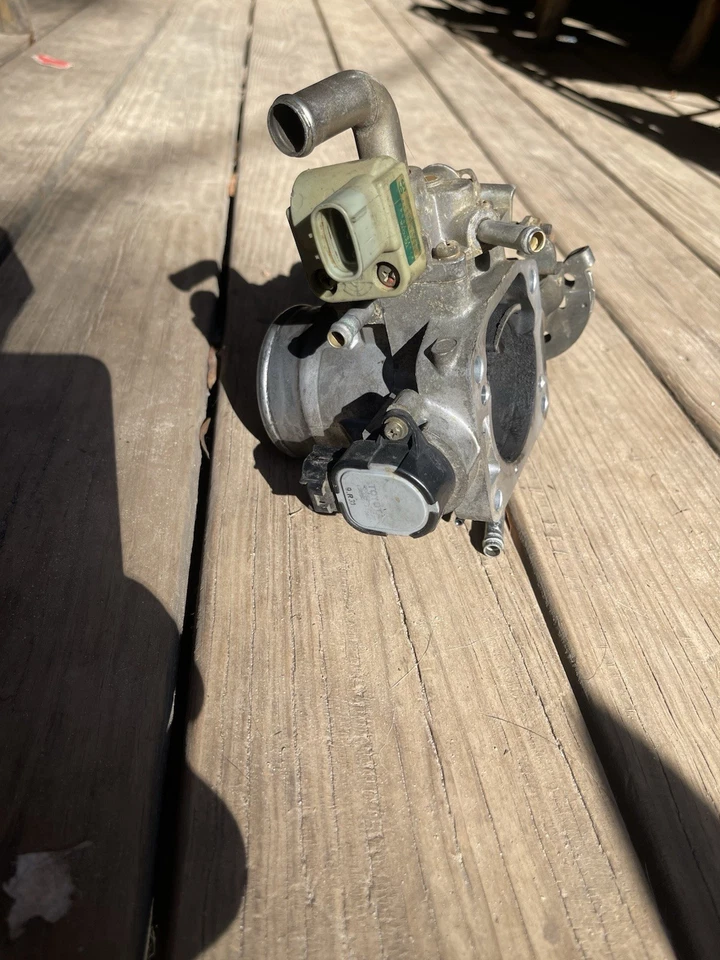 Cuerpo del acelerador para Toyota Tacoma 4Runner T100 2,4 L 2,7 L 1997-2000 22210-75200 Foto 4 de 4