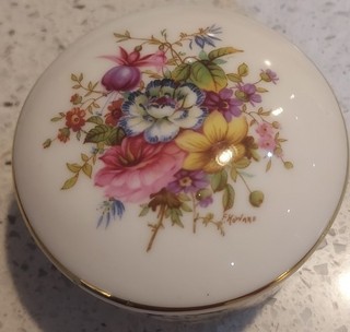 Vintage Hammersley Round Lidded Trinket Dish / Pill Box Bone China Flowers