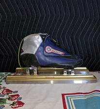 coppia di scarponi da pattinaggio di velocità su ghiaccio pista corta Bont vintage. lame in acero taglia 37