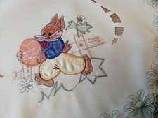 Zauberhaftes Osterdeckchen Oval Deckchen Tischdeko ca. 43×28cm Hasi Ostern 