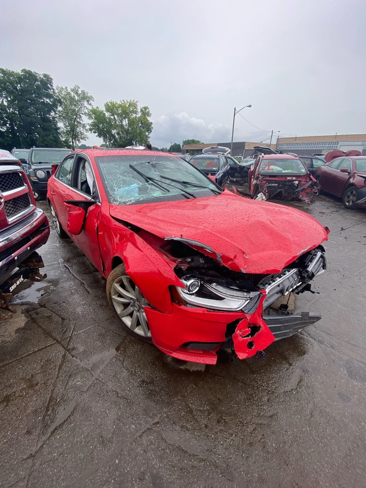 Motor de arranque usado se adapta a: Audi A4 2013 2,0 L turbo grado A Foto 3 de 4