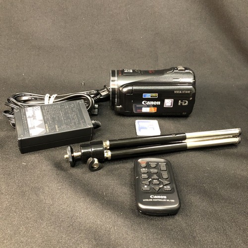 Canon VIXIA HF M40 16 GB Flash Media Hard Drive Camcorder Camera W/Extras Tested