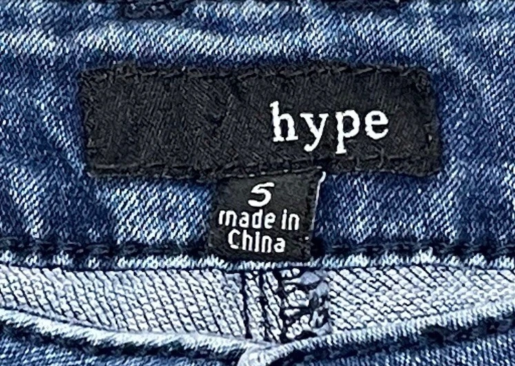 Pantalones cortos de jean Hype para mujer talla 5 elásticos con puños tiro bajo (cintura 30") Foto 4 de 4