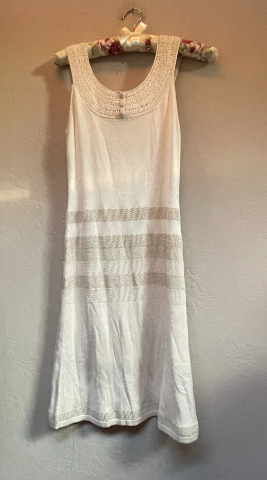Vestido recto Vivienne Tam para mujer dorado crema tejido metálico seda sin mangas talla P Foto 2 de 4