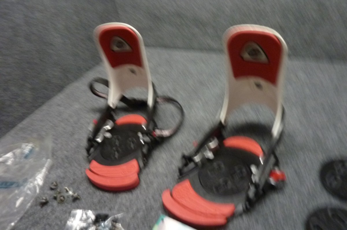 VINTAGE BURTON FREESTYLE ADJUSTABLE SNOWBOARD BINDINGS
