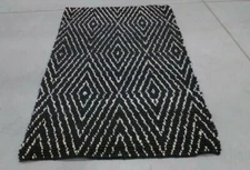 BLACK / IVORY 4' X 6' Pulled Threads Rug, Reduced Price 1172700544 BOH702A-4
