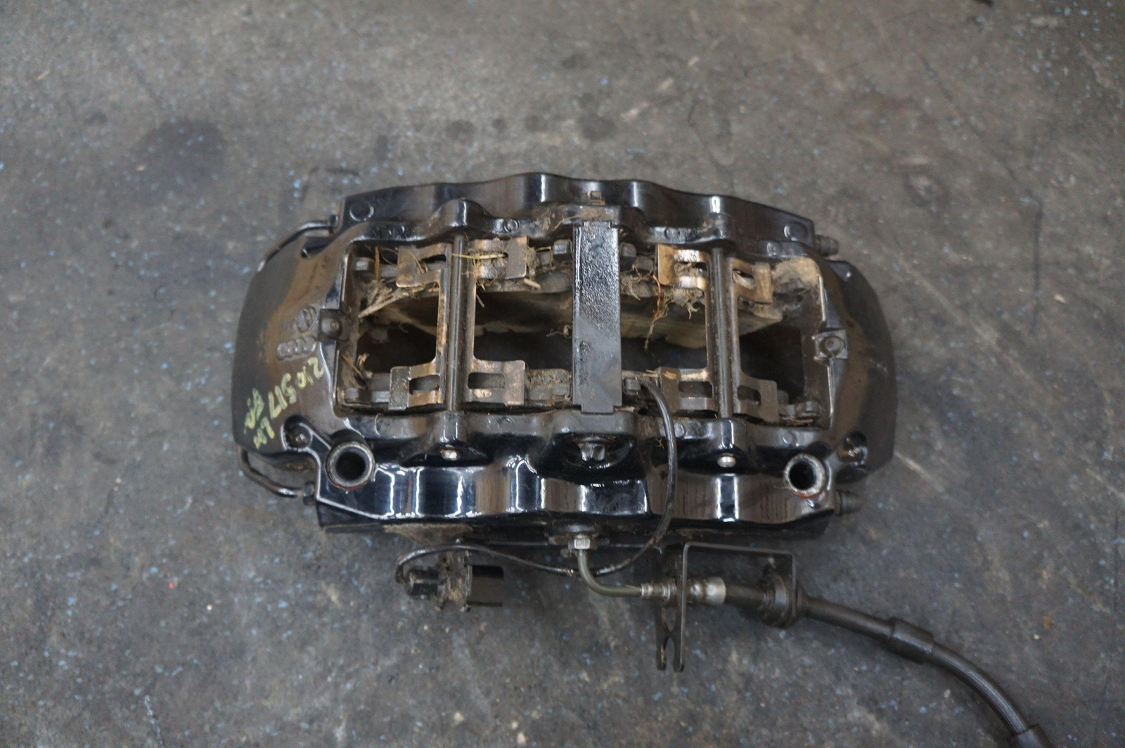 Front Left Brake Caliper Assembly OEM Audi R8 Spyder Convertible 11-13 Gt 12-13