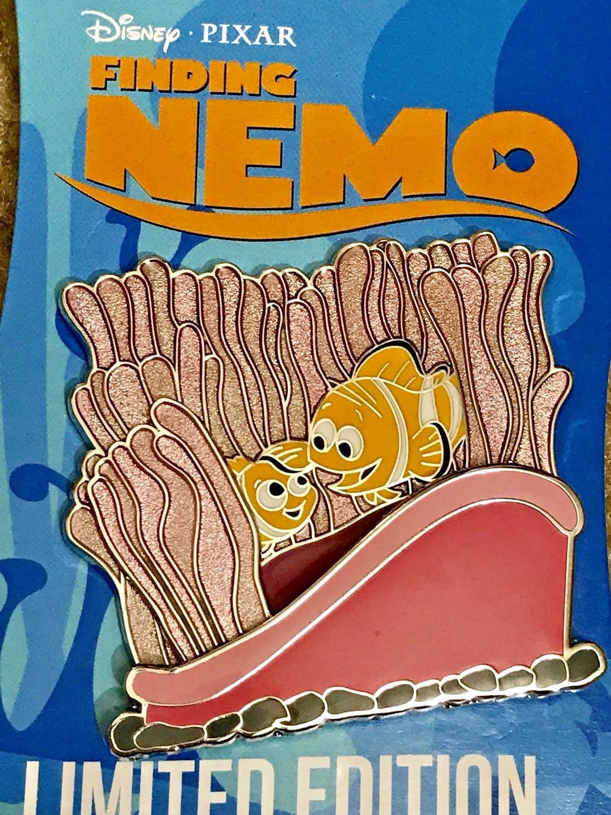 Disney Parks Pixar Finding Nemo Marlin Anemone Pin 15th Anniversary LE 2000