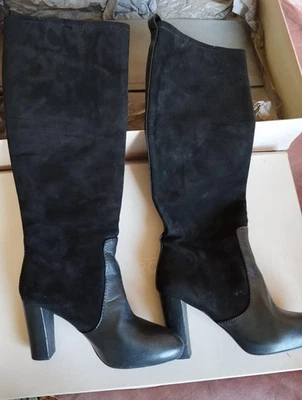 Superbes bottes tout cuir noir - T38- Uterque - Photo 1/4