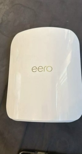 Amazon eero Max 7 BE20800 Tri-Band Mesh Wi-Fi 7 Router/Satellite- White