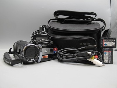SONY Handycam HDR-PJ200 Camcorder with Bag + All Accessories (FREE SHIPPING!!)