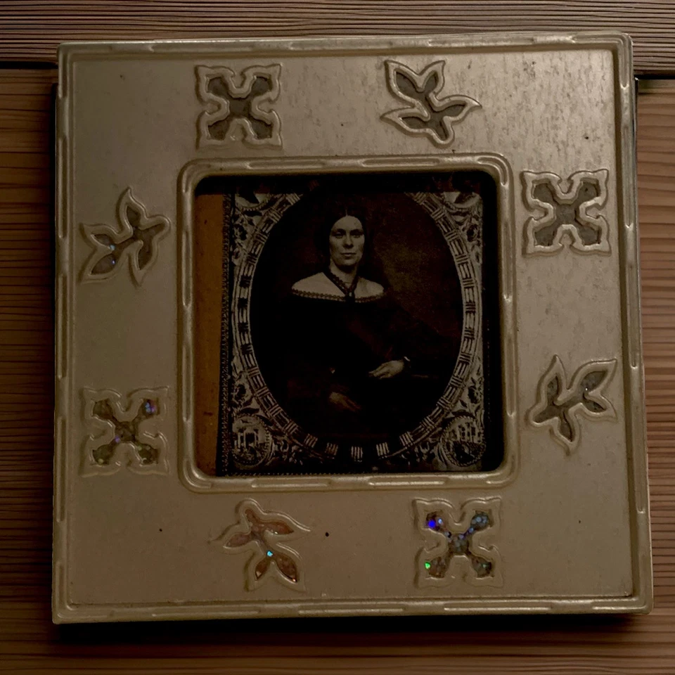 🪞 Reproducción Daguerrotipo Retrato de Mujer en Marco Decorativo de Plata Foto 2 de 4