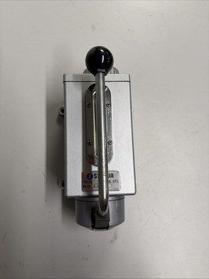 Showa hand pump LD8 RESER. VOL. 0.37L DIS. VOL. 8