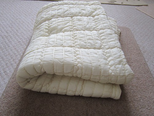 fabulous Kozena soft yellow mid century vintage bed quilt /eiderdown single