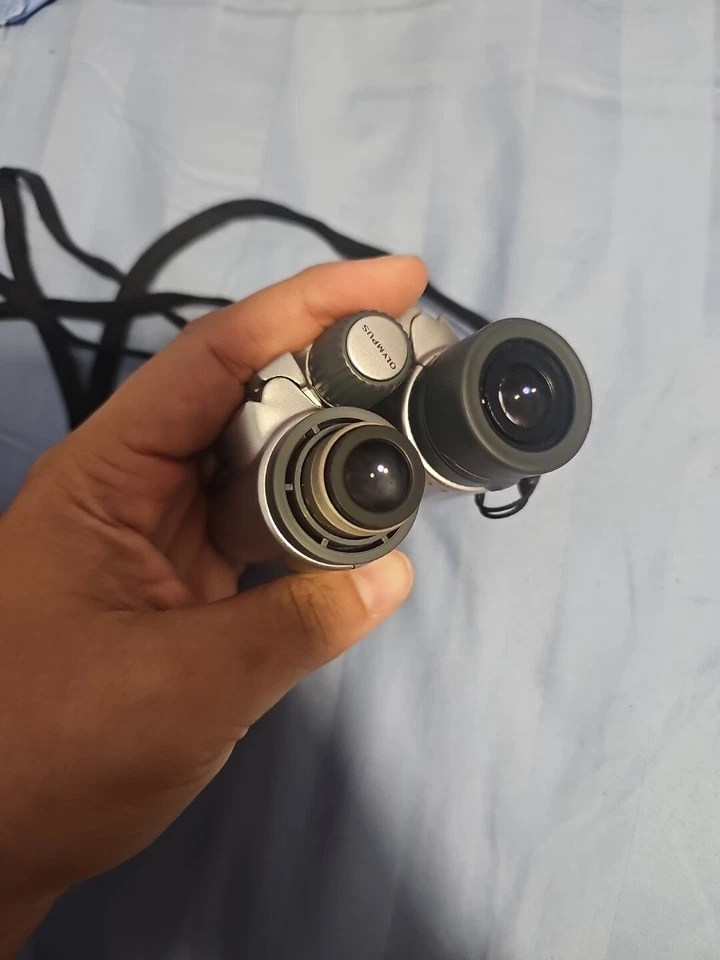 Olympus 8x21 RC1 Field BINOCULARS (MISSING RIGHT SIDE LENS COVER) - Image 2 of 4