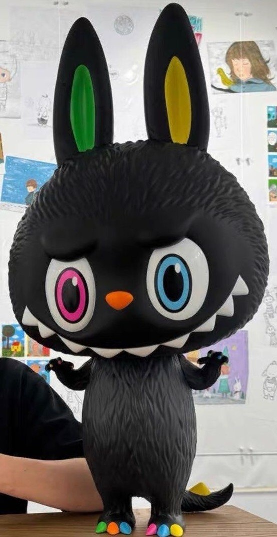 How2work x Kasing Lung Zimomo Titan Everybody Know Sofubi