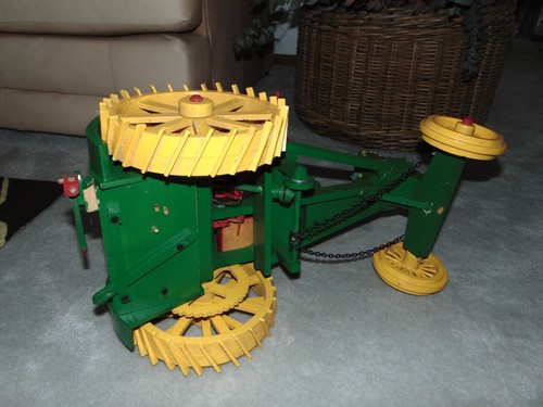 Custom Vintage Waterloo Boy 5/32 Scale Wooden Tractor Model Woodworker Made - Picture 22 of 24