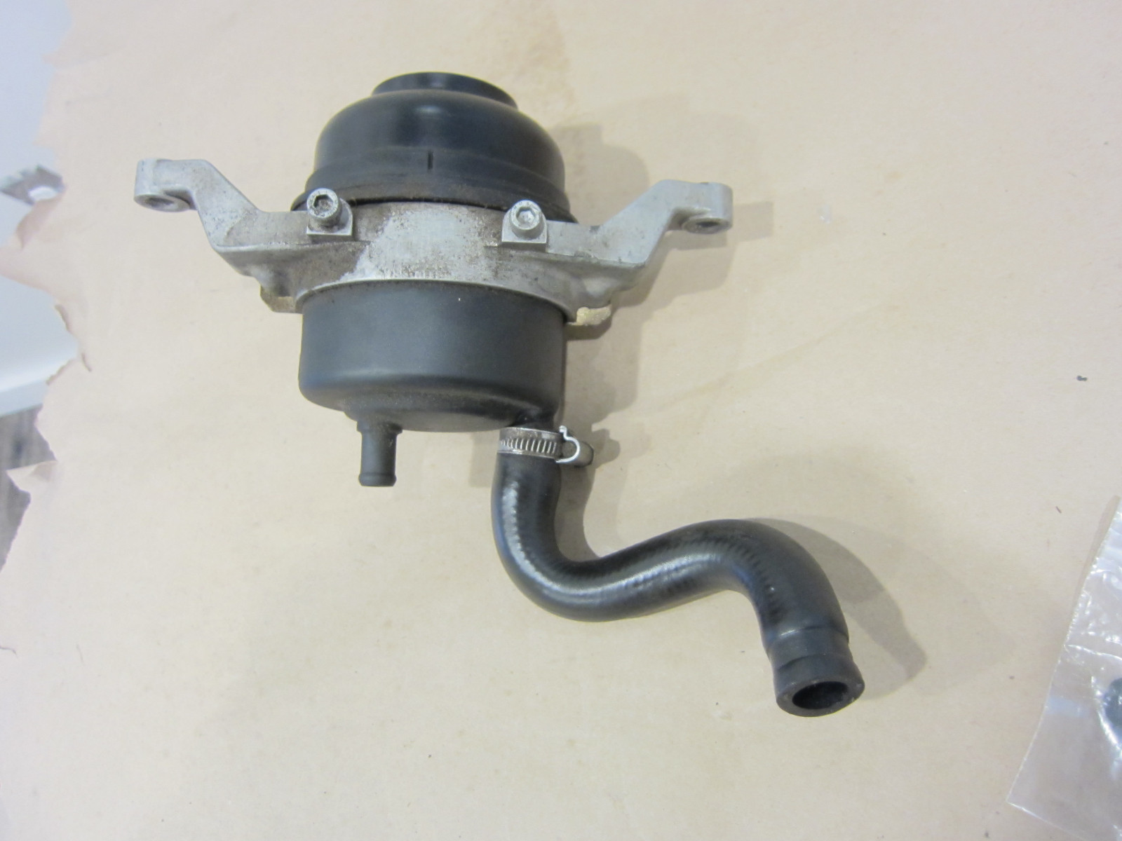 Ferrari 355,360 - Power Steering Tank W/ Bracket  / PAS Tank # 167002