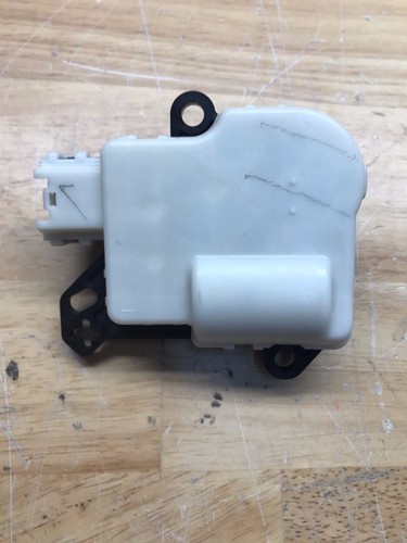 Genuine Motorcraft YH1779 HVAC Heater Blend Door Actuator For Ford (AA5Z19E616C)