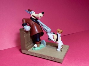 Figurine Droopy Endormi Oreiller Rose Pâle – Démons & Merveilles – Tex Avery