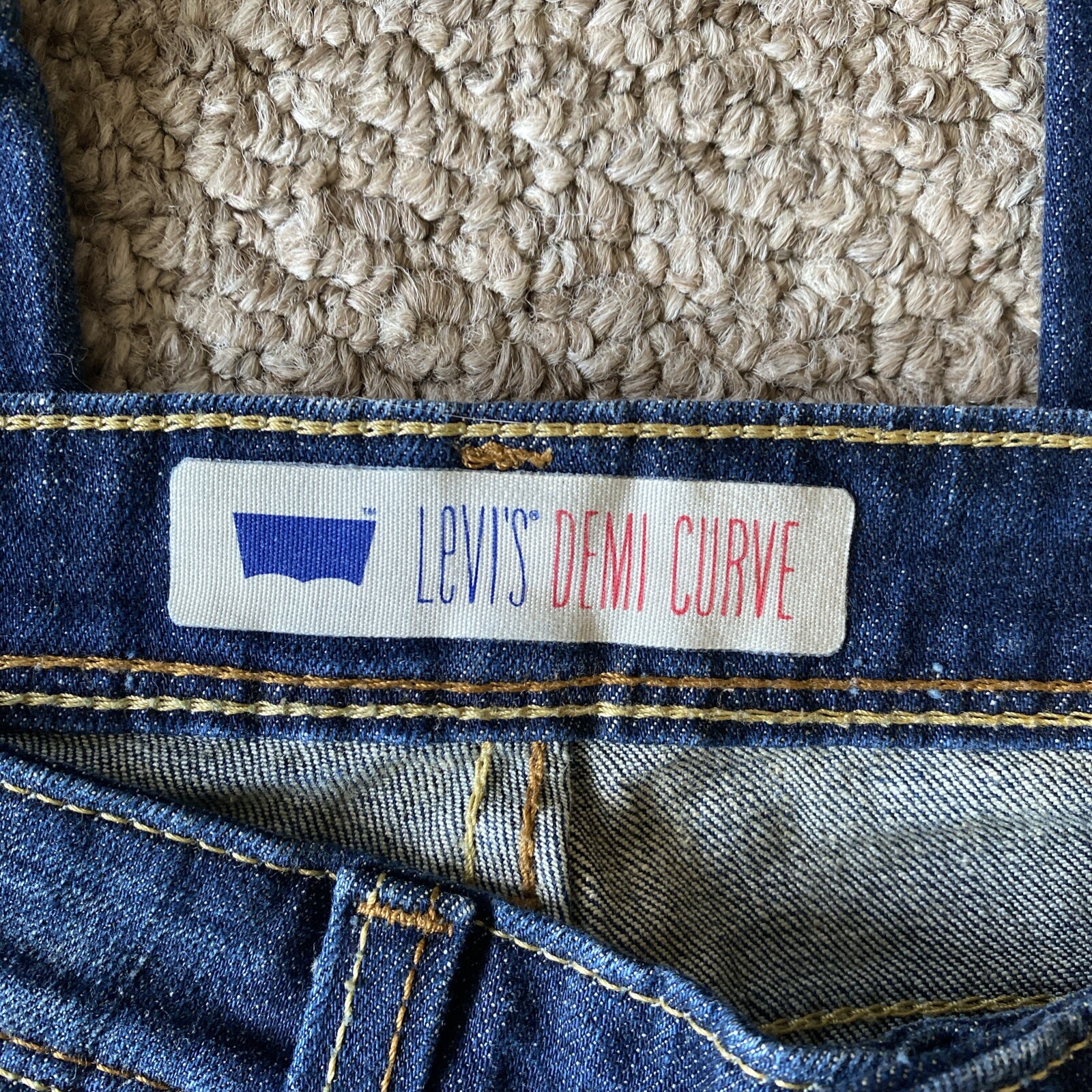 Women's percentM LEVIS Jeans Demi Curve Dark Wash image 3