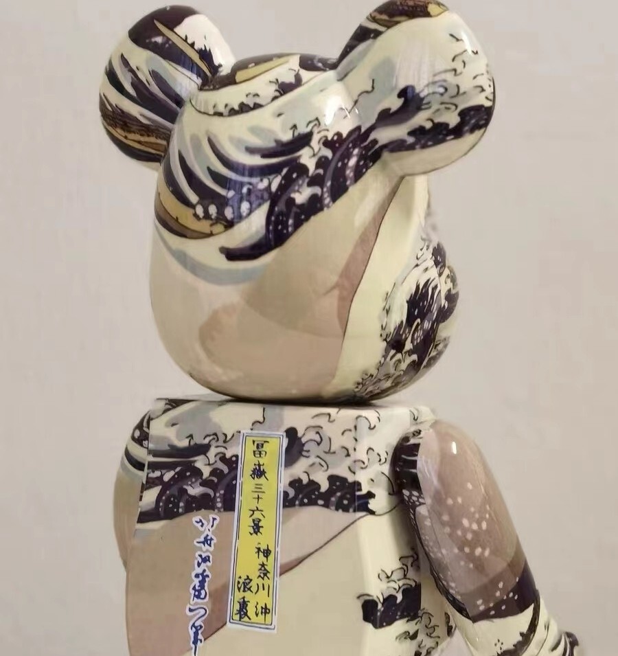 400%Bearbrick Surfing(The Great Wave)Graffiti Action Figure