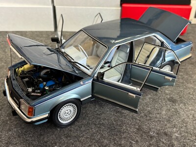Biante Holden VC SL/E Commodore Nocturn Blue /Atlantis Blue Shadowtone 1:18 Rare