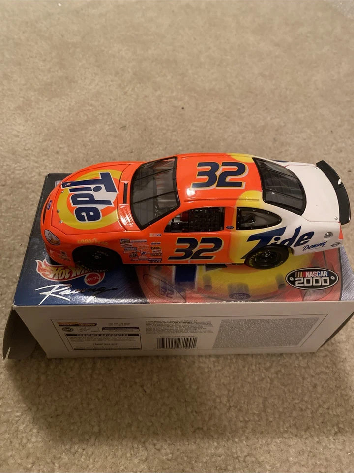 #32 Scott Pruett 2000 Ford Taurus Tide 1:24 NASCAR Hot Wheels Racing - Image 4 of 4