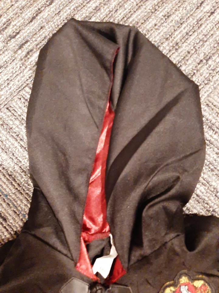 Bata de vestir con capa de Gryffindor grande para niños de Harry Potter Foto 3 de 4