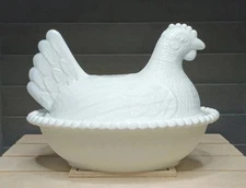 1960s Indiana White Milk Glass Hen Chicken STIPPLED / CLOSED BEAD RIM Candy Dish