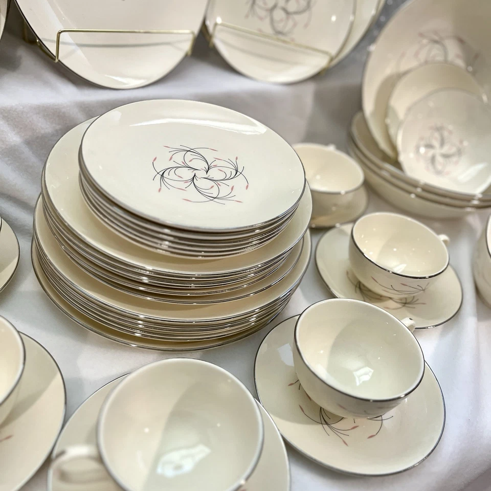 MCM 1950 Homer Laughlin Rosa Ritmo Capri 55 Piezas Servicio de Cena Para 8 Hecho en EE. UU. Foto 3 de 4