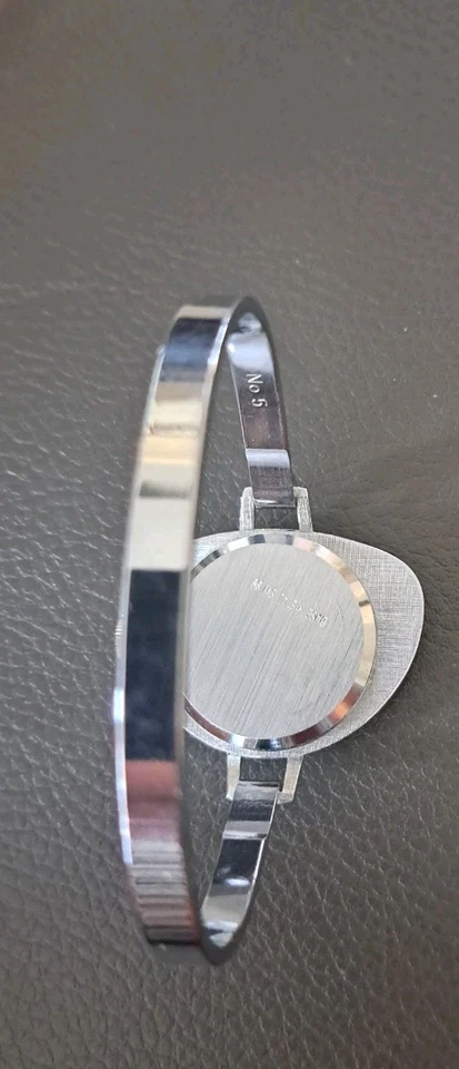 Relógio feminino chalé fabricado na Suíça - Imagem 3 de 4