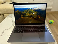 Apple MacBook Air 13,3 Zoll (2019) i5 1,6 GHz 8 GB 256 GB SSD Grau