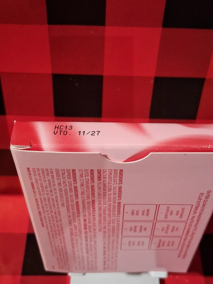 MARY KAY OUTER GLOW EYE SHADOW PALETTE ( LIMITED EDITION ) NEW IN BOX LAST ONE!! - Image 3 of 4