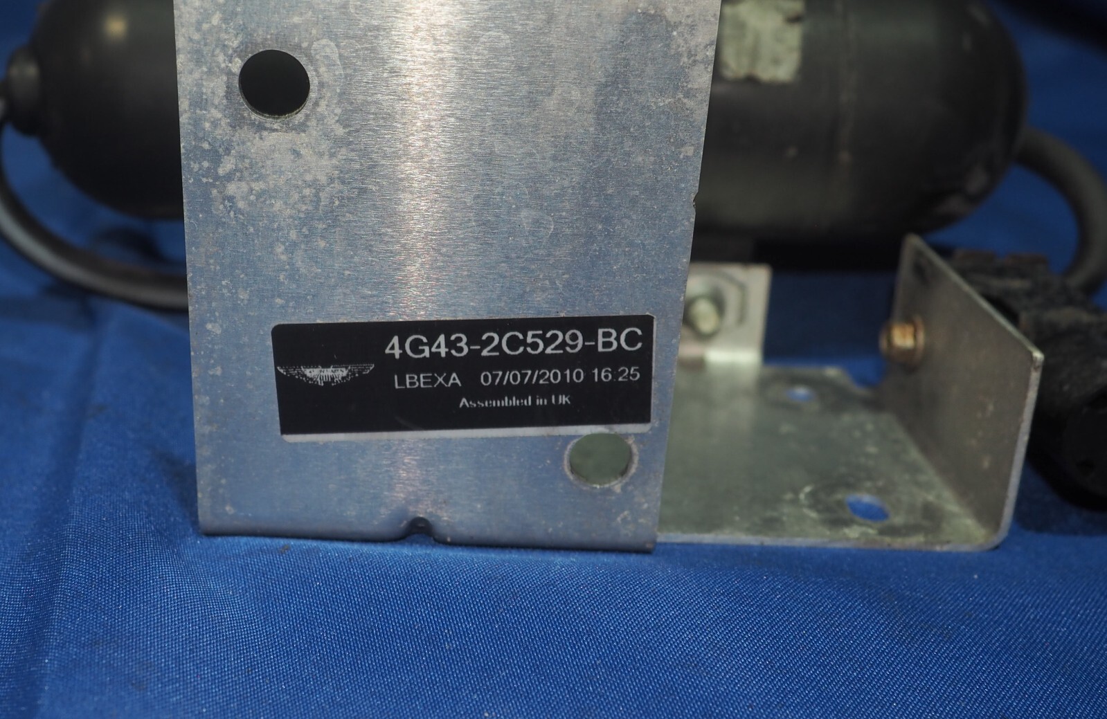 Aston Martin Rapide Vanquish Vantage Fuel Vapor Vacuum Pump W/Bracket OEM
