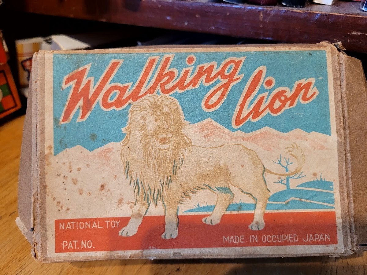 VINTAGE 1950 NATIONAL TOY WALKING LION WIND UP made in OCCUPIED